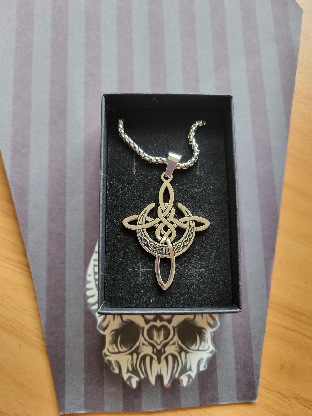 💀NEW💀 Stainless Steel  Celtic Knot Pendant Necklace